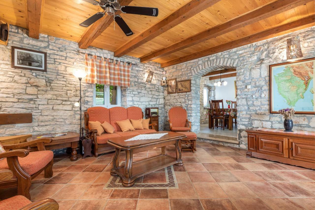 Holiday Home Ana Kanfanar Zewnętrze zdjęcie